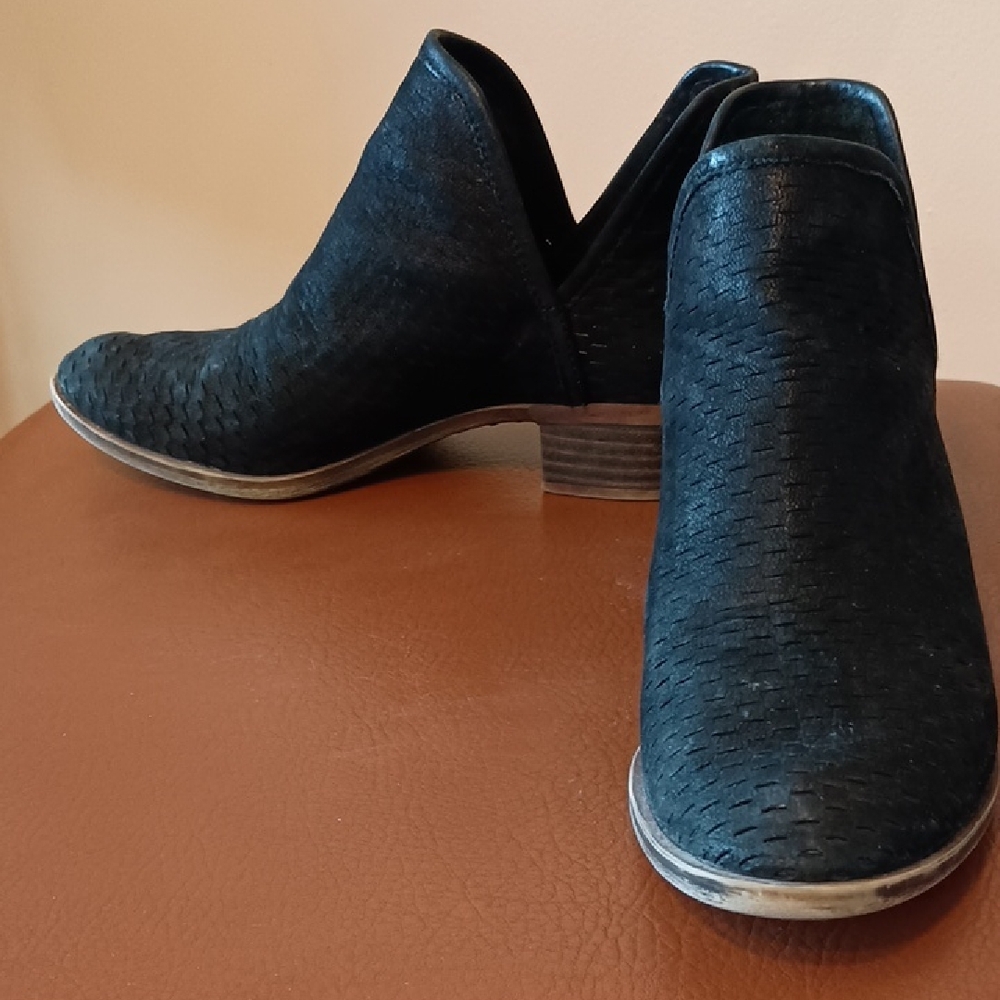 Lucky Brand Baley Black Sueded Leather Perforated Ankle Booties, Sz 6 / 36